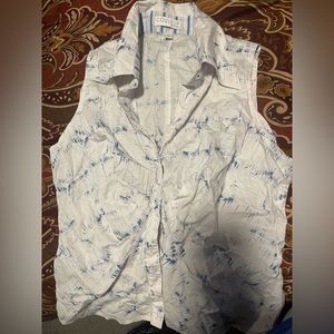 White and blue sleeveless tee